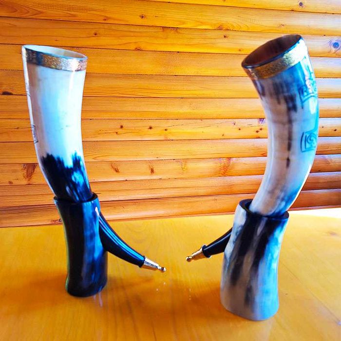 Чаша от естествен рог с бронзов обков,   античен рог за пиене.