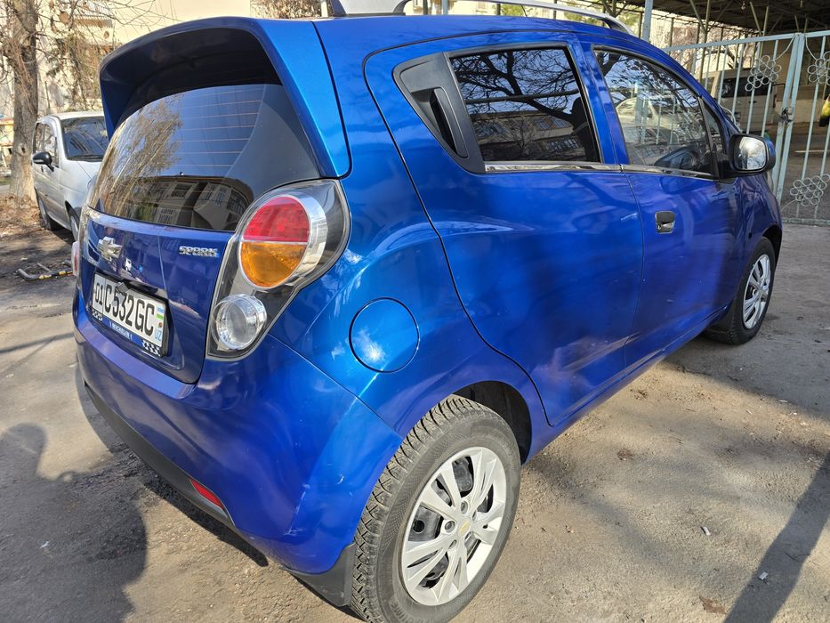 Спарк в отличном состоянии хорошие руки