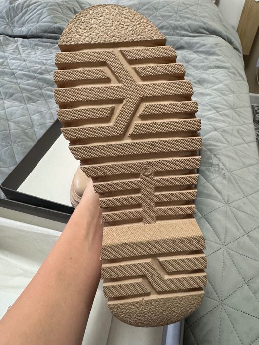 Дамски бежови боти Gianni, чисто нови