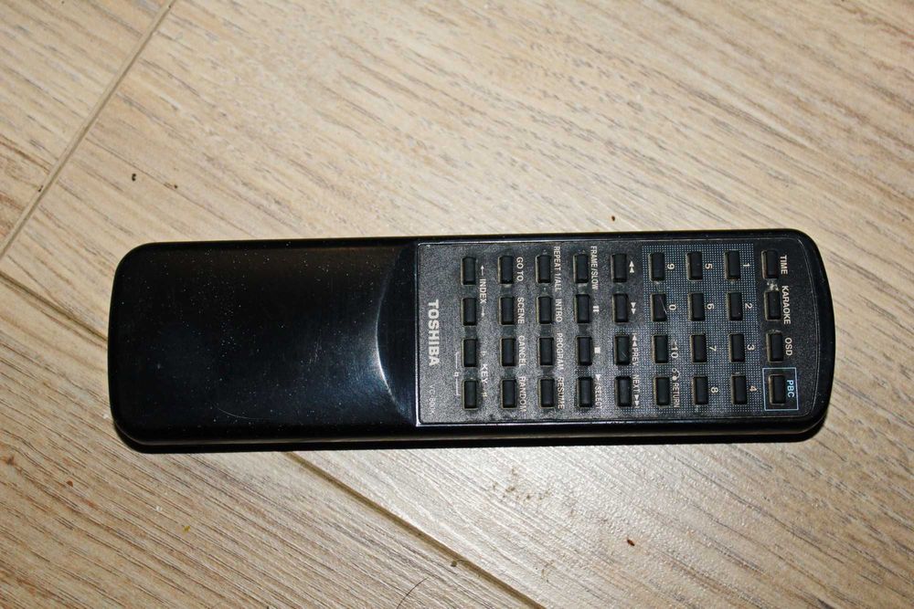 Продам cd плеер toshiba tvd - 800kc