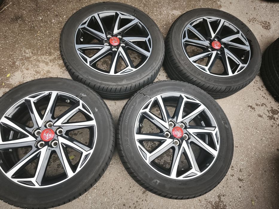 16" оригинални алуминиеви джанти за Toyota Yaris Hybrid.