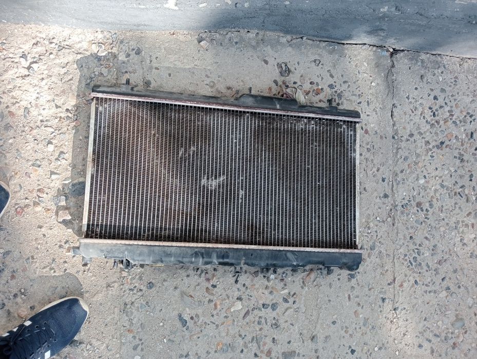 Продам радиатор на Субару Легаси