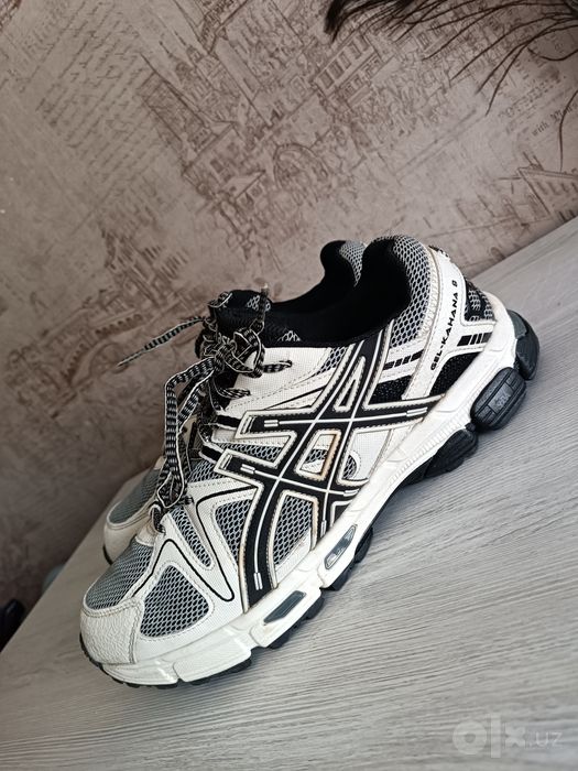 Оригинальные кроссы ASICS