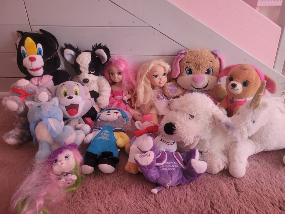 Лот детски играчки кукли, интерактивно куче Fisher Price, Vip Pets , Елза и др.