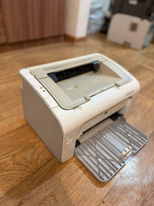 Продам принтер  Hp 1102