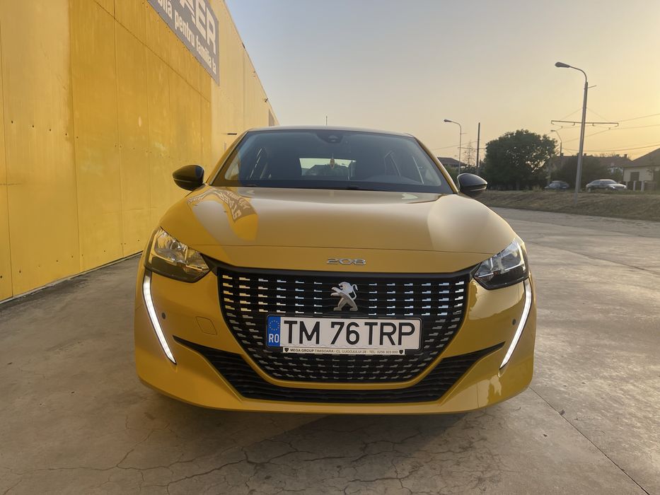 VAND SAU SCHIMB PEUGEOT 208 an 2023 luna 10 garantie pana la 2027 luna