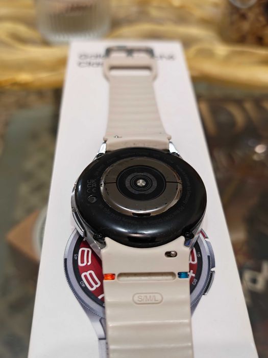 Samsung Galaxy Watch 6 Classic 43mm Bluetooth – Silver