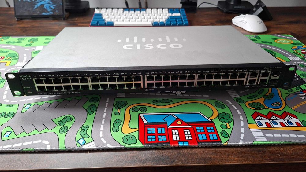 Switch Cisco SG300-52 Gigabit 52 porturi, management L3
