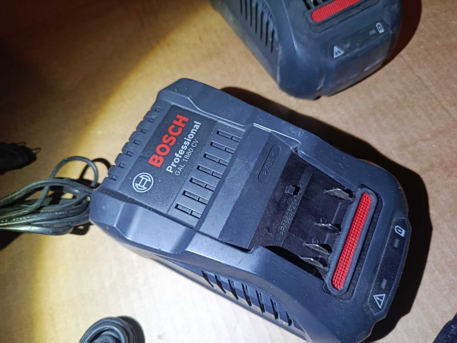 BOSCH GAL1880CV 18V 8A Venitlatie charger incarcator sursa baterie