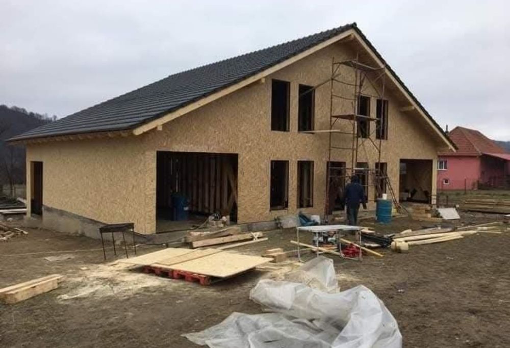 Vând case din lemn accept variante auto