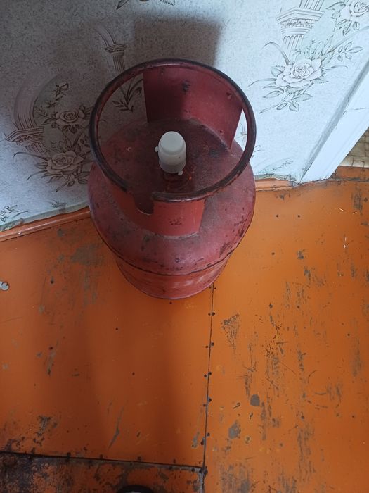 Продам газ балон