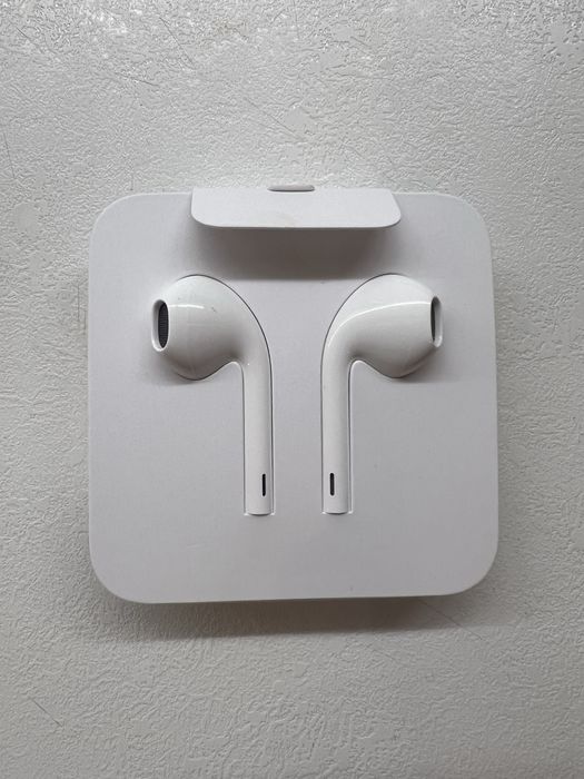 Apple EarPods слушалки тапи с Lightning конектор