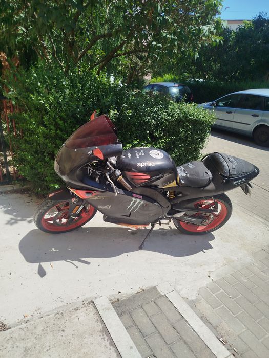 Vând schimb Aprilia rs