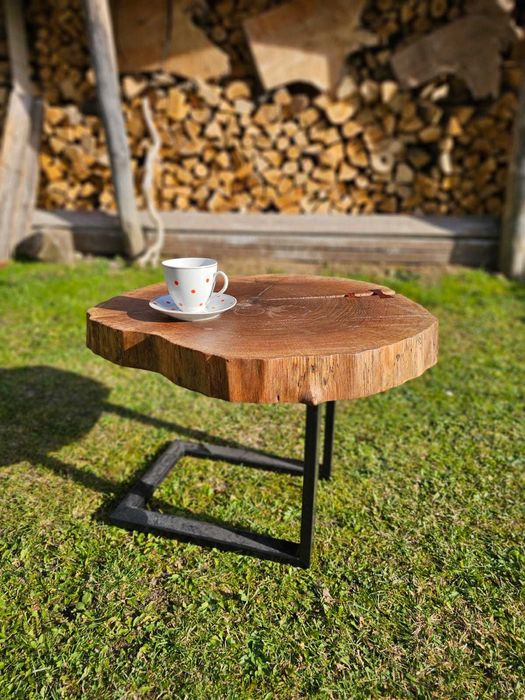 Coffee table,  lemn nuc
