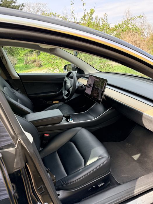 Tesla Model 3 Standard Plus, 2020