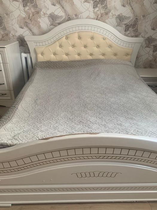 Продам спальный гартитур