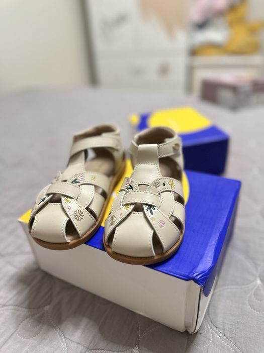 Продам детские сандали