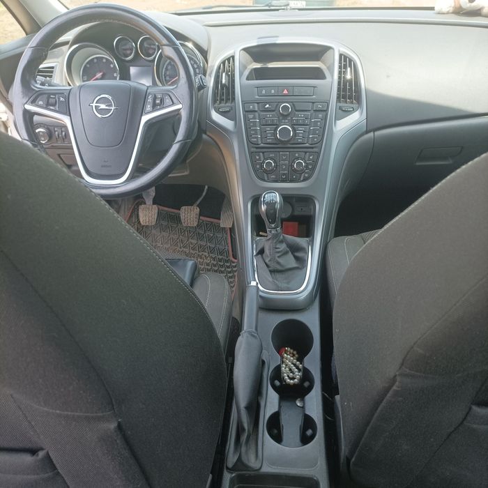 Opel Astra J sports tourer