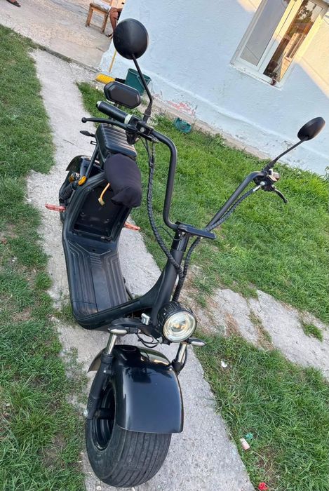 Vând scuter electric sau schimb cu iPhone 16, 17.