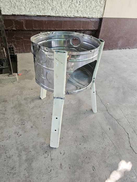 Срочно продам новый Учак никелированни и  новый..