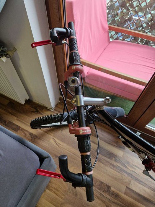 Bicicletă MTB full suspension – stare bună