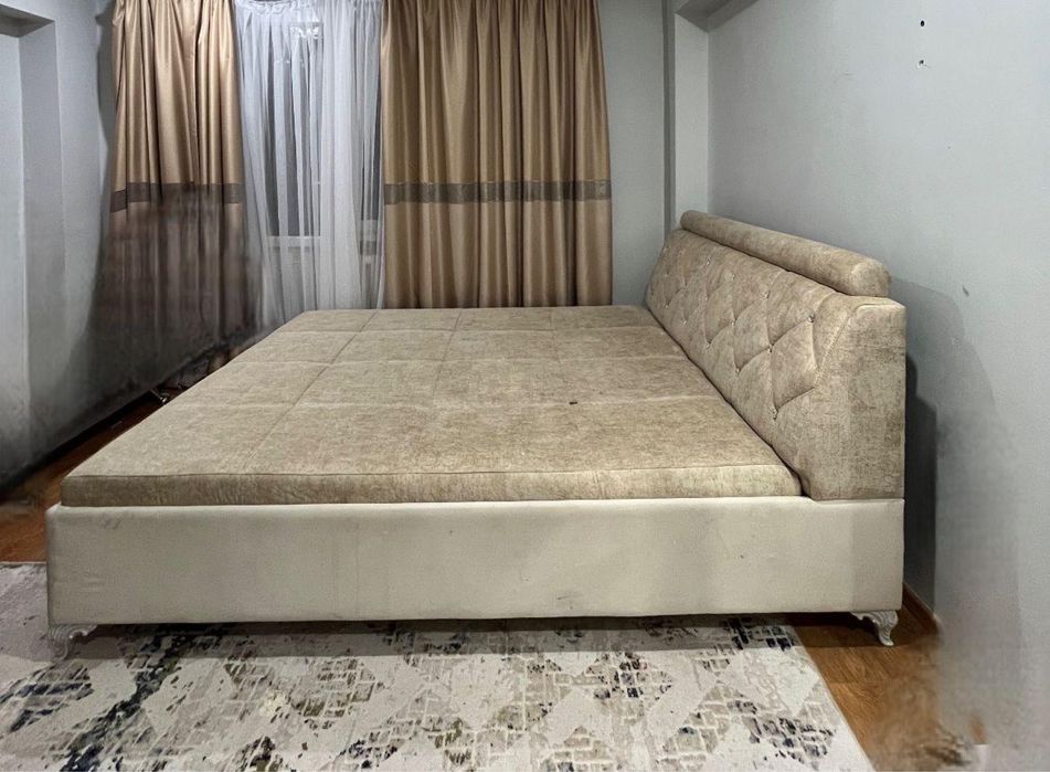 Спальный кровать