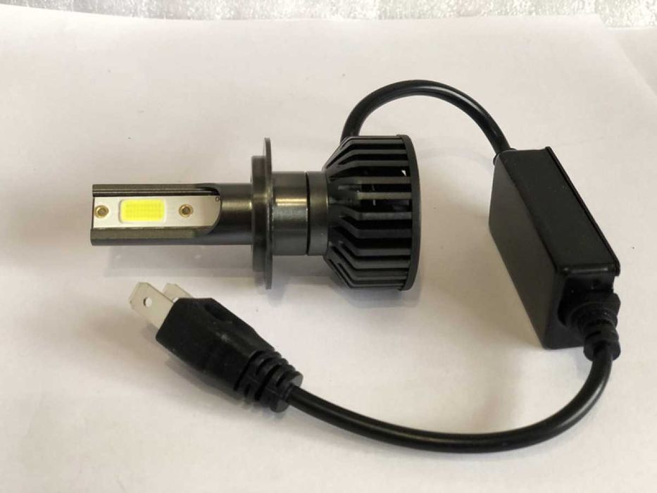 Set Două Becuri LED  dioda  faruri CANBUS H7 LED White Light