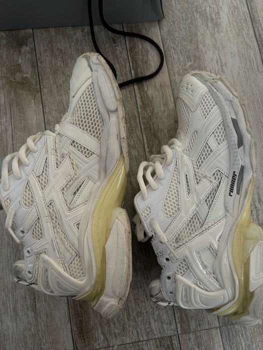 balenciaga runner albi