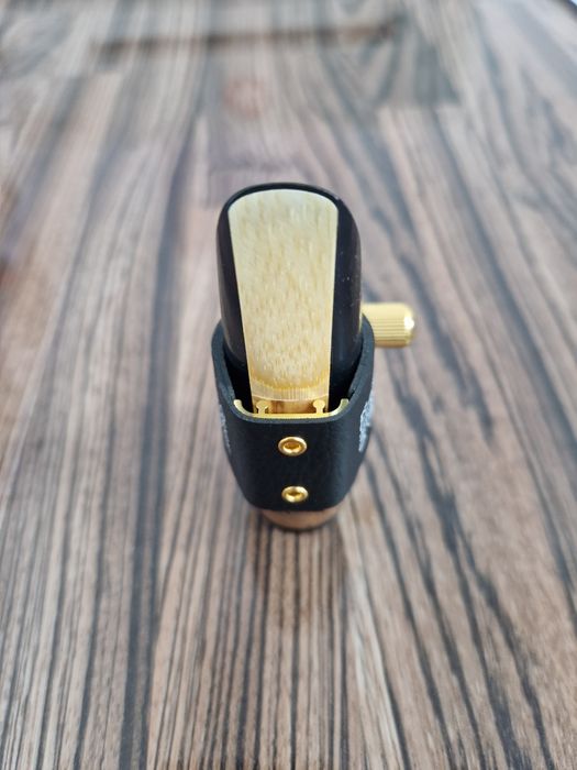 Bratara saxofon/ clarinet nou cu capac