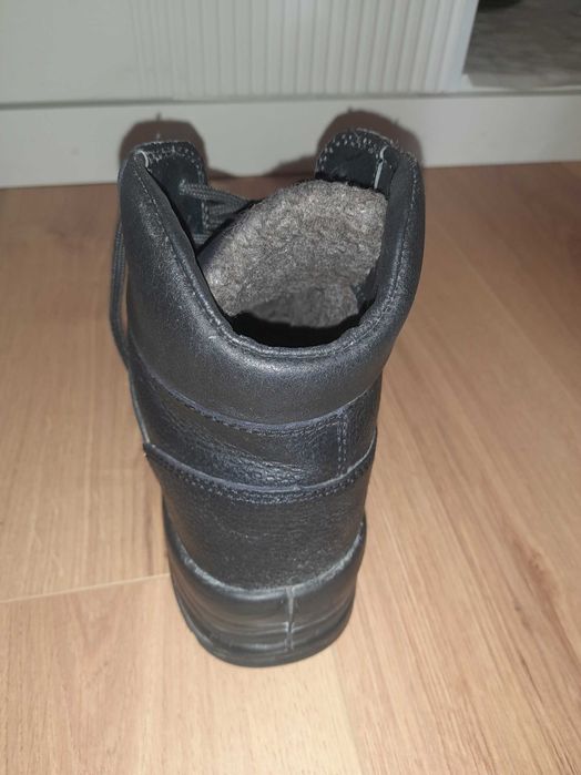 Зимние утепленные ботинки новые