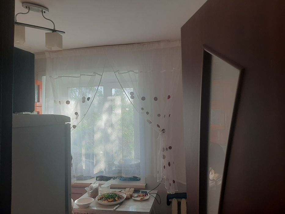 Продам двухкомнатную район хороший