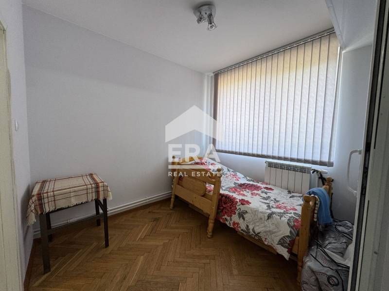 Продава се Двустаен апартамент в Силистра, Център - 68 кв.м за 1556 €/кв.м - Снимка #4