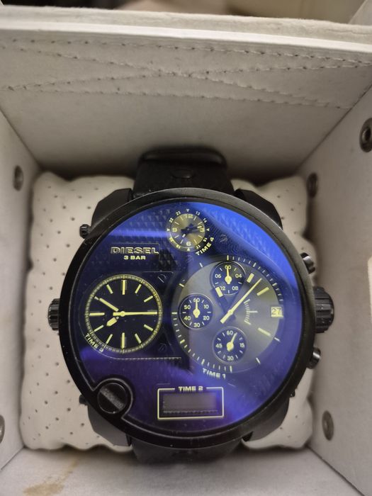 Diesel часовник оригинален
