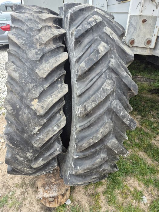 Vând două cauciucuri 13.6 r38 pt u650