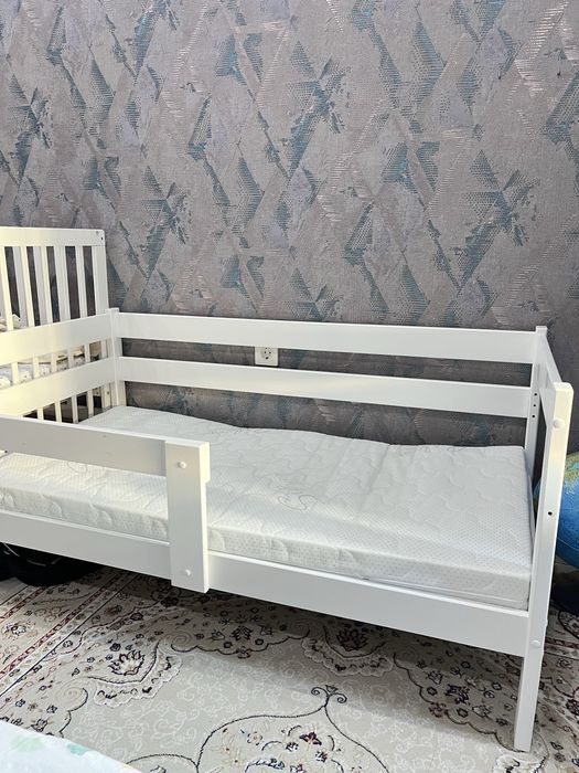 Продам детскую кроватку