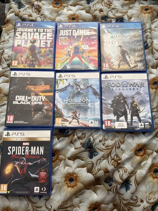 PlayStation 5 PS5 Disc Edition + 5 игри