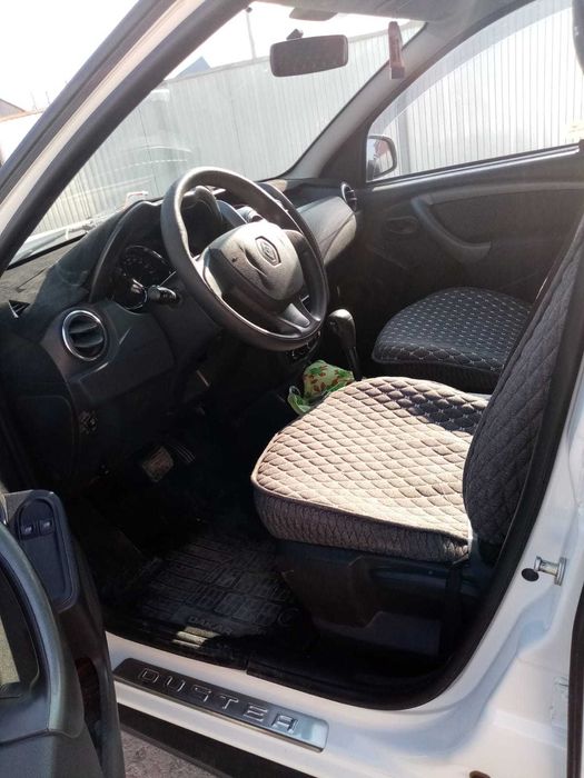 Renault Duster машина