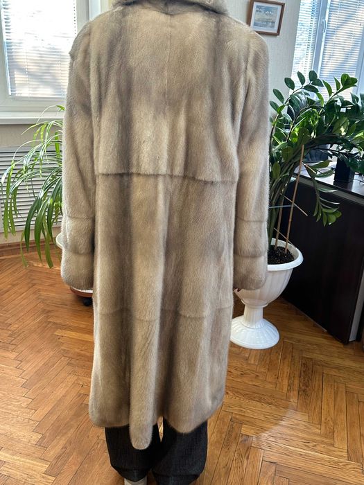 Продам норковую шубу