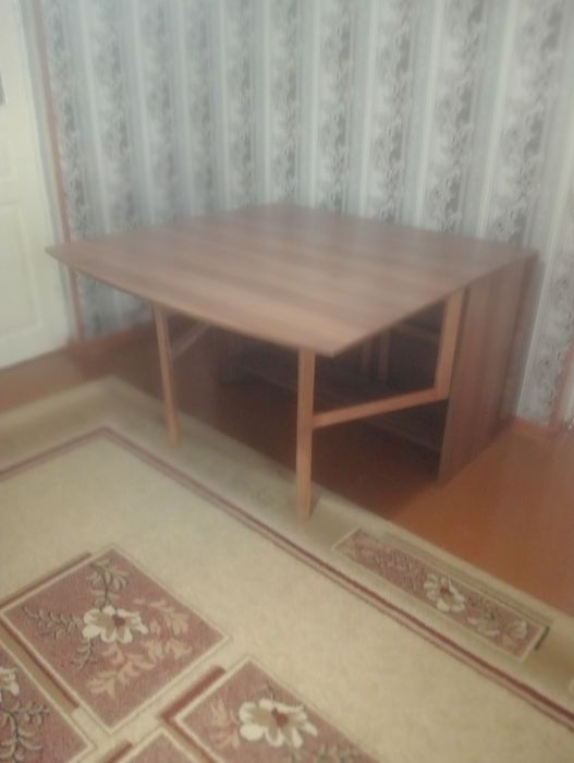 Стол книжка новый