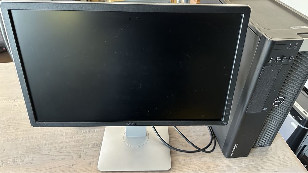 Работна станция Dell Precision T3510 + монитор Dell 22”
