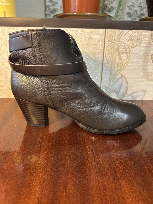 Корейские кожанные женские ботинки