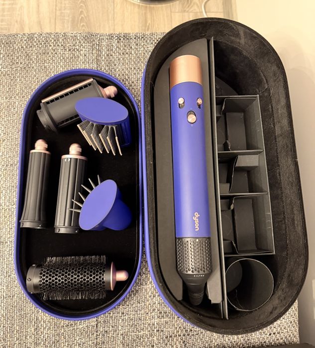 Продавам Dyson airwrap!