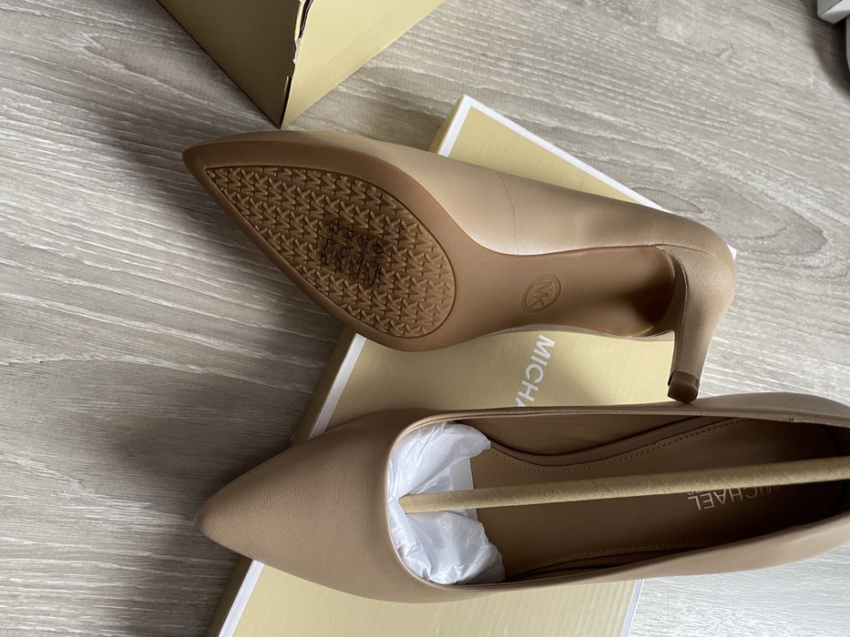 Michael kors нови обувки на ток