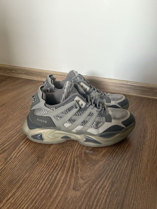 Обувки guess …..