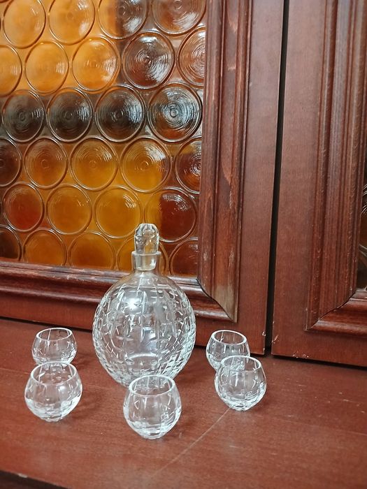 Продаётся Винтажный хрустальный набор для крепких напитков графин-штоф