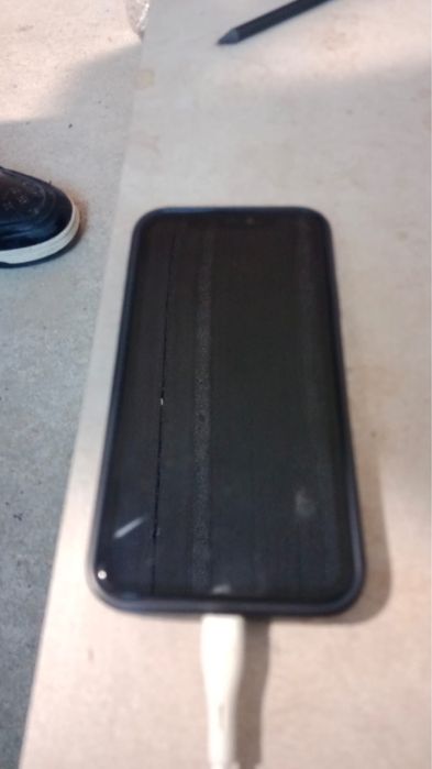 Айфон 11 сатылады 70000тг