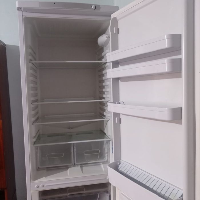 Холодильник indesit