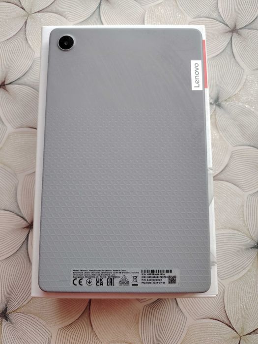 Продавам таблет Lenovo TAB M8 (4th Gen)