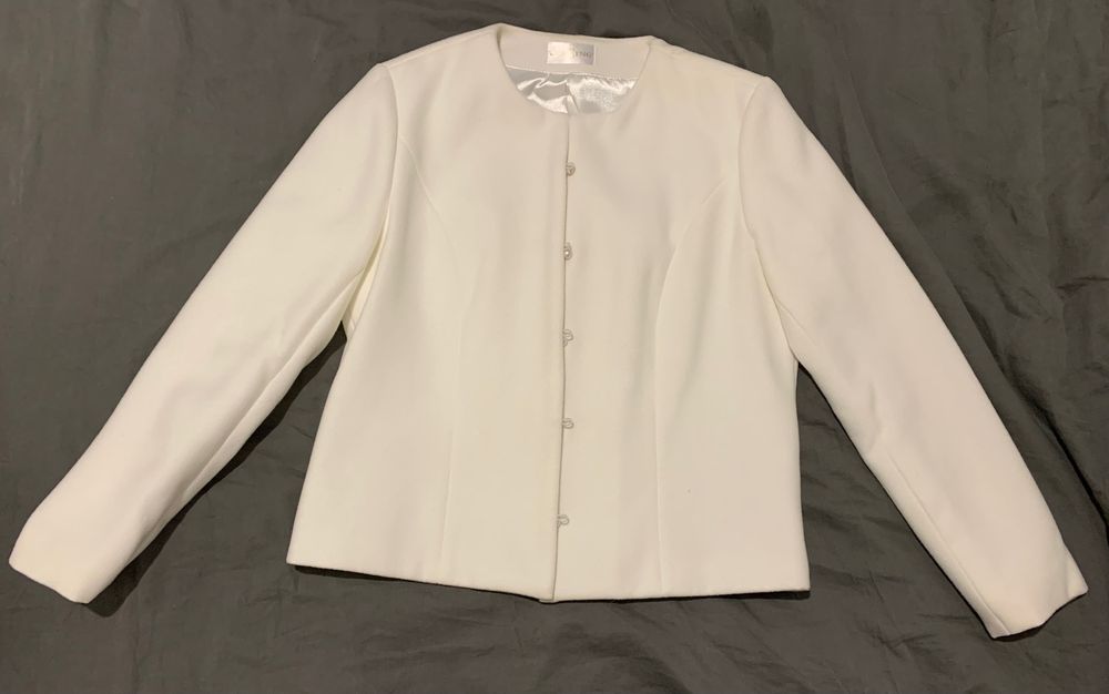 Продавам булченско сако