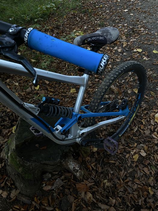 Bicicleta Downhill Cube Hanzz